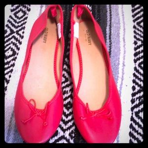 Old Navy Flats..they don't fit like a10 more 9